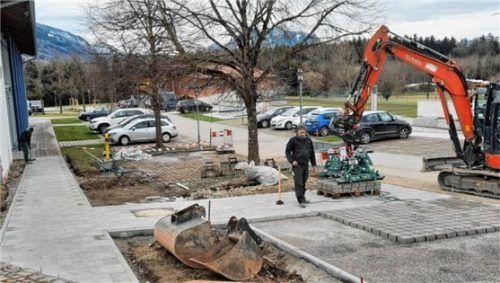 Durch eine Pflasterung im Bereich des neuen Kindergartens soll die Verkehrssicherheit erhöht werden. Foto re