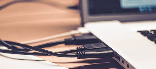 Ein Laptop ist bei gleicher Nutzung deutlich energieeffizienter als ein Desktop-PC.