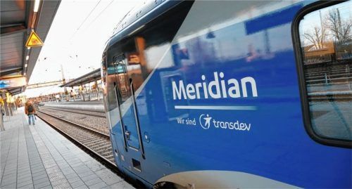 Ein Meridian-Zug steht am Bahnhof in Rosenheim. In einem dieser Züge, der zwischen Kufstein und Rosenheim verkehrt, wurde der Mann (40) festgenommen. Foto dpa