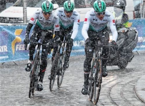 Eine dreiköpfige Spitzengruppe hatte sich bereits früh vom restlichen Feld abgesetzt.Foto Reinhard Eisenbauer
