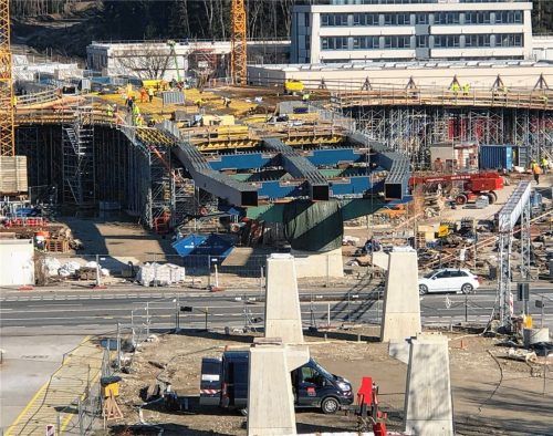Es geht voran: Die Aicherparkbrücke wird das größte Bauwerk der neuen Westtangente Rosenheim.Foto  Bauamt Rosenheim