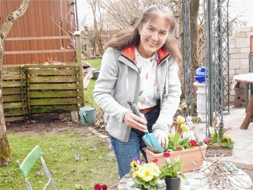 Gartentipp von Gertraud Polz: An bunten Frühjahrsblumen, die sich nach dem Verblühen ausgepflanzt im Garten erst richtig wohlfühlen, kann man sich noch jahrelang erfreuen. Fotos Kirchner