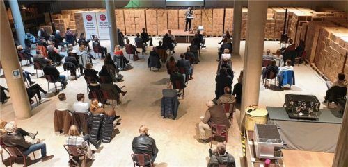 Gegen die aktuelle Corona-Politik prostestierten 100 Unternehmer aus der Region Miesbach und Rosenheim jetzt. Sie formulierten einen offenen Brief an die Volksvertreter des Bayerischen Landtages und fordern unternehmerische Freiheit. Foto BRetz