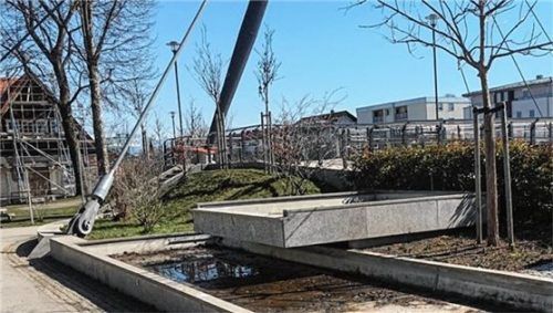 In der Karwoche sollen die Brunnen in der Stadt, wie dieser am Karl-Daniels-Platz, wieder sprudeln. Foto Weinzierl