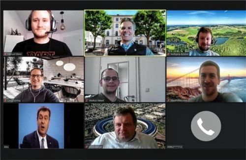 Online-Treffen der Teilnehmer des Zertifikatsprogramms - und Markus Söder ist (links unten) vermeintlich auch dabei.
