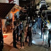 Polizei sprengt Geburtstagsparty