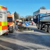 77-Jährige wird von Lastwagen erfasst und stirbt