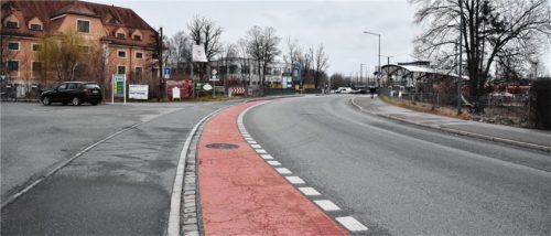 Tempo 30 statt 50: In der Klepperstraße in Rosenheim gibt es nun eine Geschwindigkeitsbegrenzung. Jedenfalls im Bereich zwischen Dekra, Klepperstraße 20 und dem Zu- und Ausfahrtsbereich zum Klepperpark. Foto Schlecker