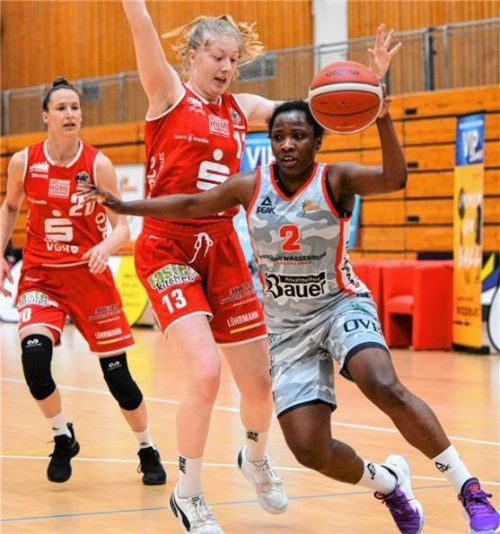 Wasserburgs Damen und Kelly Moten konnten sich gegen Osnabrücks Damen zu selten durchsetzen. Foto  Gabriele Hörndl