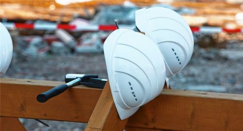 Werden künftig in Kolbermoor neue Häuser gebaut, sollen die alten Abstandsflächen gewahrt werden. Das heißt, dass der Abstand zum nächstenGebäude je nach Bereich die maximal 0,4- oder 0,8-fache Höhe des Nachbarhauses haben soll. Foto dpa