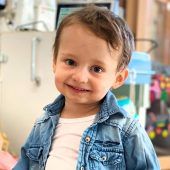 „Seine Lippen waren weiß wie sein Schlafanzug“