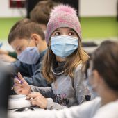 Maskenpflicht: Dutzende Eltern klagen