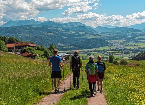 An beliebten Ausflugszielen wie beispielsweise an der Bergstation Hocheck, tummeln sich immer viele Wanderer. Mit einer speziellen App will die Gemeinde Oberaudorf die Besucherströme gezielt lenken.Foto Tourist-Information Oberaudorf