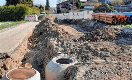 Anschlüsse für vier Bauparzellen an der Heubergstraße mussten verlegt werden.Foto re