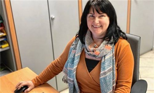 Berufstätige Mutter im Corona-Stress: Nicola Zajac aus der Geschäftsstelle der Wasserburger Zeitung lässt sich nicht unterkriegen. Foto Klemm