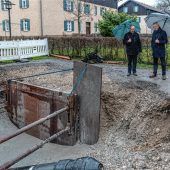 Rohre im Erdreich der Stadt verlegt