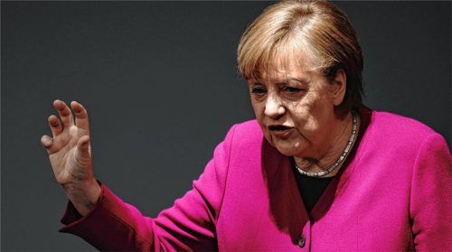 Bundeskanzlerin Angela Merkel steht auch bei unseren Lesern mehr und mehr in der Kritik.Foto dpa
