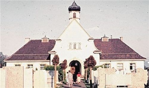Das Friedhofsgebäude auf dem Alten Friedhof im Jahre 1962. Fotos re