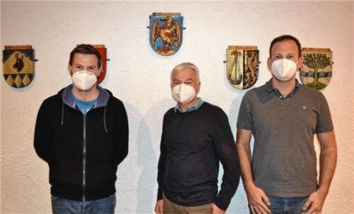 Die neue Führungsspitze: Markus Anker, bisher Bereitschaftsleiter, und nun Stellvertreter des Bereitschaftsleiters, Anton Wendlinger, neuer Bereitschaftsleiter, und Anton Brunschmid, ein weiterer Stellvertreter des Bereitschaftsleiters (von links).Foto Lotter