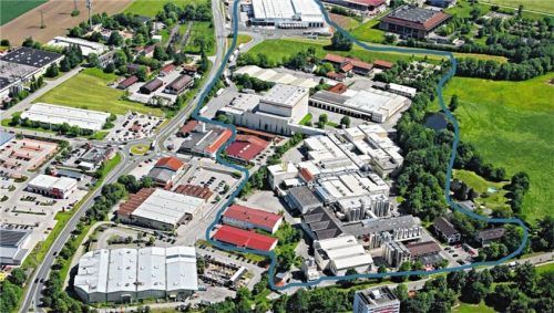 Die Privatmolkerei Bauer – im Bild das Firmengelände in Wasserburg – soll bis Ende 2021 komplett CO2-neutral werden. Fotos Privatmolkerei Bauer