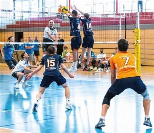Ein Spiel fehlt den Mühldorfer Volleyballern noch zum Saisonabschluss. Doch die Mannschaft der L. E. Volleys aus Leipzig befindet sich noch in Corona-Quarantäne.Foto Bartsch