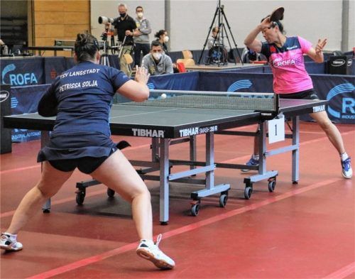 Fu Yu (hinten), die in der Finalserie zum Einsatz kommt, bescherte Kolbermoors Damen den Einzug in die beiden Endspiele.Foto Gerhard Erlich