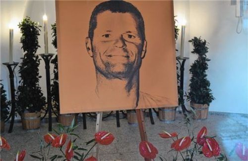 In aller Stille konnte man von Hansi Angerer auf dem Pfarrfriedhof Oberaudorf Abschied nehmen. Foto Lotter