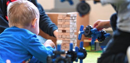 In der Mangfallstadt gibt es heuer 182 Krippenplätze – in den Kindergärten 725 Plätze für den Nachwuchs. Foto dpa