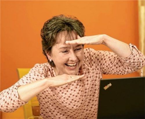 Inge Fechter im Online-Kurs: Auch der Weltlachtag wird aufgrund der Corona-Pandemie ein digitales Event. Foto Re