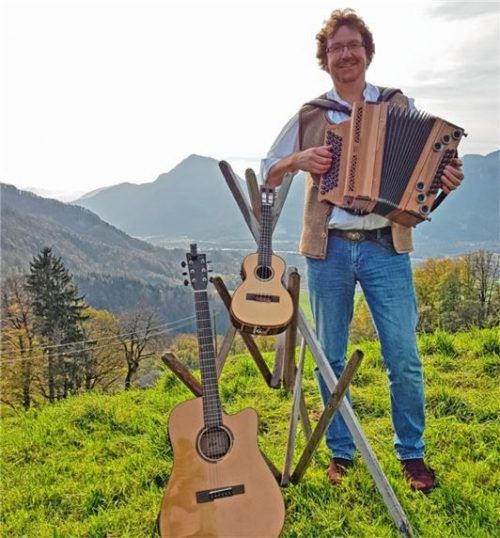 Ist Dozent mit Leib und Seele: Helmut Resch unterrichtet seit sieben Jahren an der Rosenheimer Volkshochschule.
