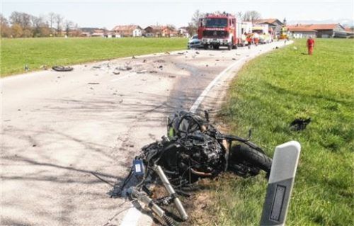 Mit schweren Verletzungen musste der Motorradfahrer dieser Maschine ins Krankenhaus nach Murnau geflogen werden. Foto Hengstberger