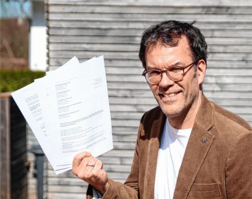 Notfalls auch ohne Segen vom Land: Der Brannenburger Wolfgang Lutz fordert Stadt und Landkreis Rosenheim auf, die Corona-Bekämpfung mehr in die eigenen Hände zu nehmen. Foto Hadersbeck