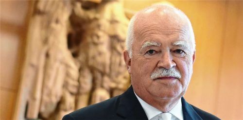 Peter Gauweiler, ehemaliger stellvertretender CSU-Vorsitzender, stand angesichts seiner üppigen Einkünfte schon oft in der Kritik. Unsere Leser sehen in ihm ein besonderes Beispiel für die Probleme, die ausufernde Nebeneinkünfte für Politiker mit sich bringen können. Foto dpa