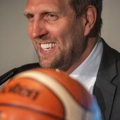 Nowitzki hofft auf US-Pass