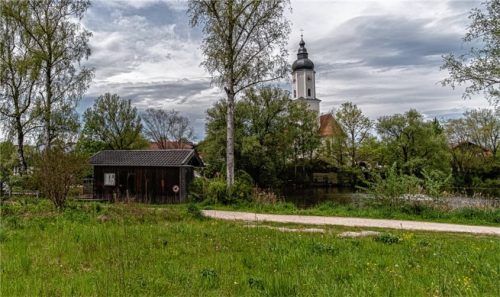 Auf diesem Areal soll der künftige Treffpunkt des Dorfes entstehen. Foto Thomae