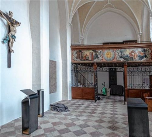 Blick in das Innere der Heilig-Geist-Kirche.