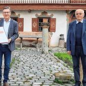 Rotes Kreuz ehrtGemeinde Samerberg