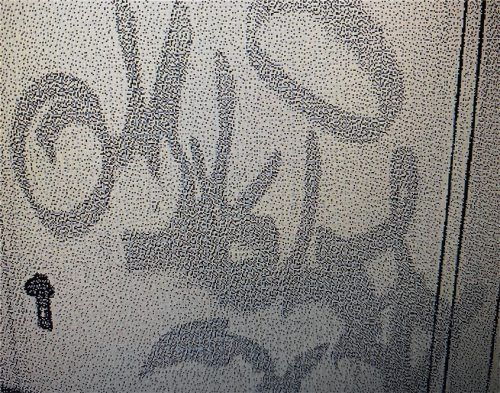 Das Graffito, das der Angeklagte an einer Feuerschutztür hinterließ.Foto Auer