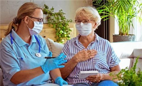 Der fachkundige Einsatz von Pflegekräften muss öffentlich wertgeschätzt werden.djd/www.pkv.de/Getty Images/izusek