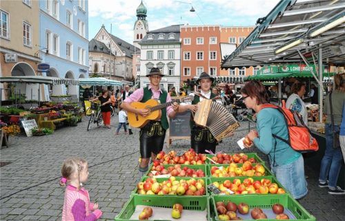 Der Grüne Markt zählt zu den Attraktionen der Stadt. Vor der Corona-Krise hat es dort nicht nur frische regionale Produkte gegeben, sondern gelegentlich auch kleine Standkonzerte. Foto Schlecker