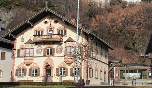 Der Multifunktionsraum im Erdgeschoss des Schwirtlich-Hauses am Neubeurer Marktplatz wurde in der jüngsten Marktgemeinderatssitzung vom Gremium einstimmig als Trauzimmer gewidmet. Foto Riedl