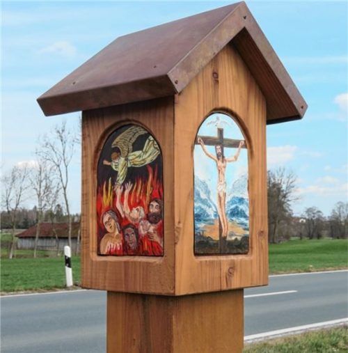 Der neue Bildstock kann nun hoffentlich wieder einige Jahrzehnte am Straßenrand stehen. Fotos steffan