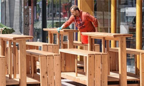 Die Gastronomie bereitet sich auf die Öffnung vor: Ob die dafür maßgeblichen Inzidenz-Grenzen sinnvoll gewählt sind, auch das sorgt für Diskussionen bei unseren Lesern.Foto dpa