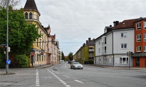 Die Situation in der Hubertusstraße soll sich für die Radfahrer verbessern. Die Stadt plant hier unter anderem eine Verbreiterung der Radfahrstreifen. Foto Schlecker