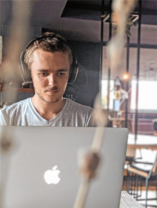 Lernen mit Abstand: E-Learning bietet räumliche und zeitliche Flexibilität. Foto djd/adeccogroup.de/Unsplash