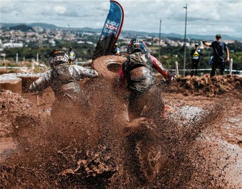 Manuel Lettenbichler (rechts) im harten Fight mit Gesamtsieger Billy Bolt.Foto Future7Media