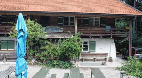 So kannten die Bergwanderer bislang ihre „Frasi“. Nach einem grundlegenden Umbau soll sie mit neuem Konzept Ende Juli wieder ihre Türen öffnen.Foto Rehberg