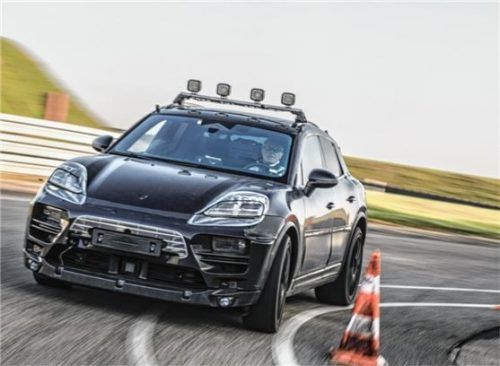 So sieht der Prototyp des nächsten Porsche Macan aus. Foto ampnet/Porsche
