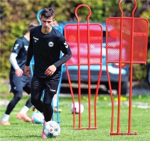 Sommer-Neuzugang Robin Ungerath durfte mit Wasserburgs Genehmigung mittrainieren. Foto  Christian Butzhammer