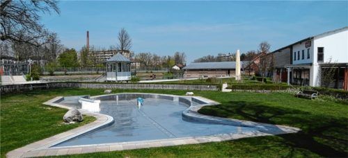 Trotz anderslautender Wünsche: das Rosenheimer Freibad muss vorerst weiter geschlossen bleiben. Foto Schlecker